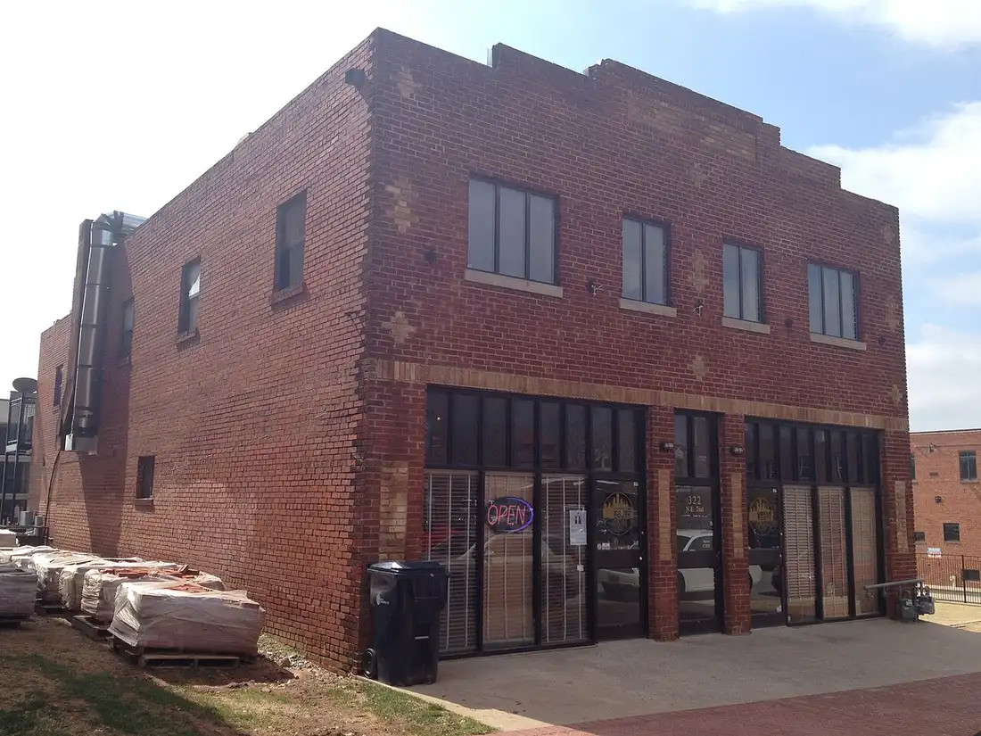 Roofing in Plaza District